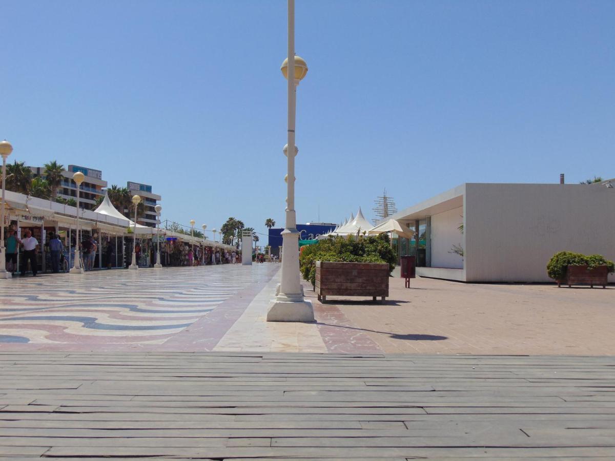 Apartamentos Playa Postiguet Аликанте Экстерьер фото