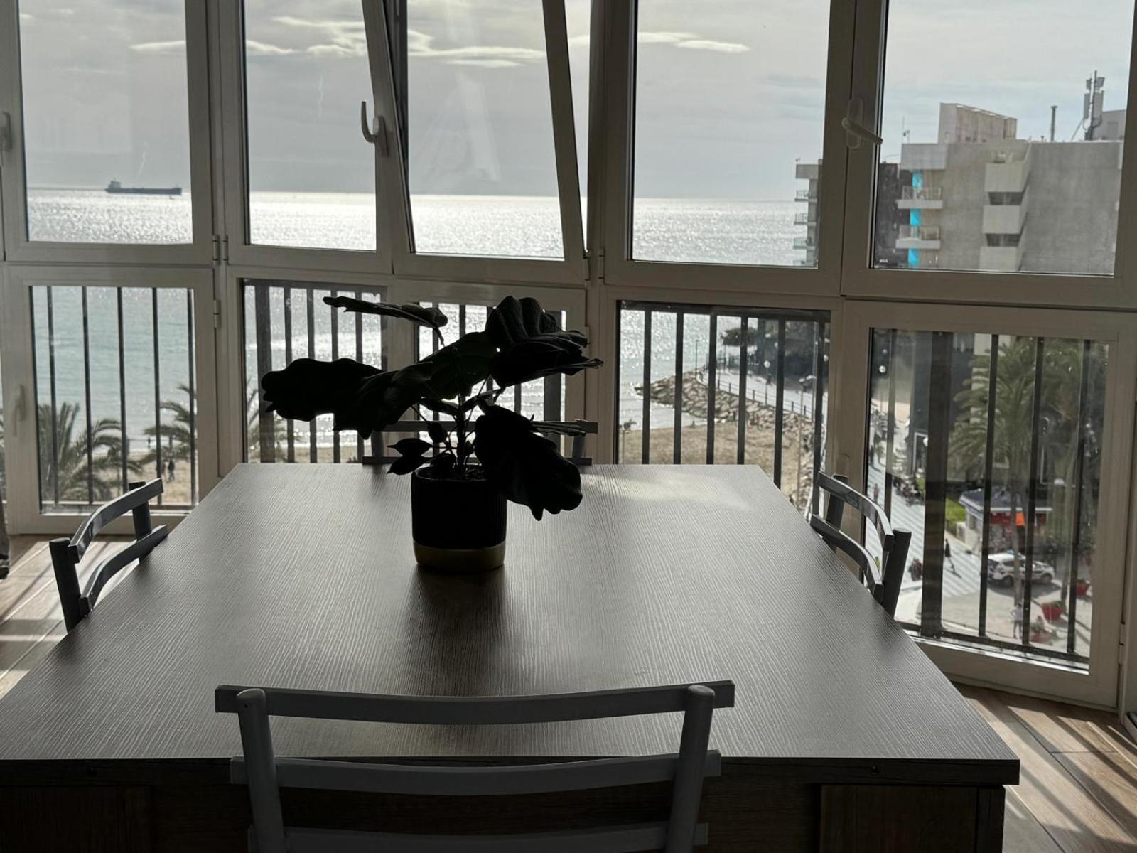 Apartamentos Playa Postiguet Аликанте Экстерьер фото