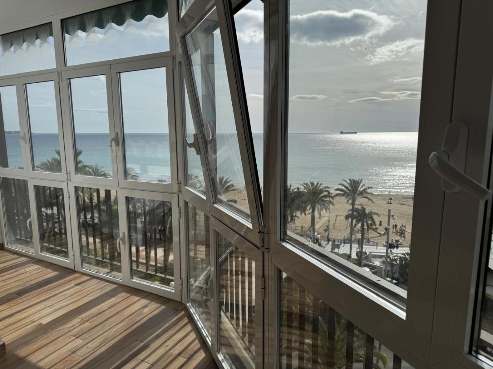 Apartamentos Playa Postiguet Аликанте Экстерьер фото